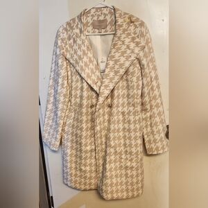 Banana Republic Beige Houndstooth Trench Coat